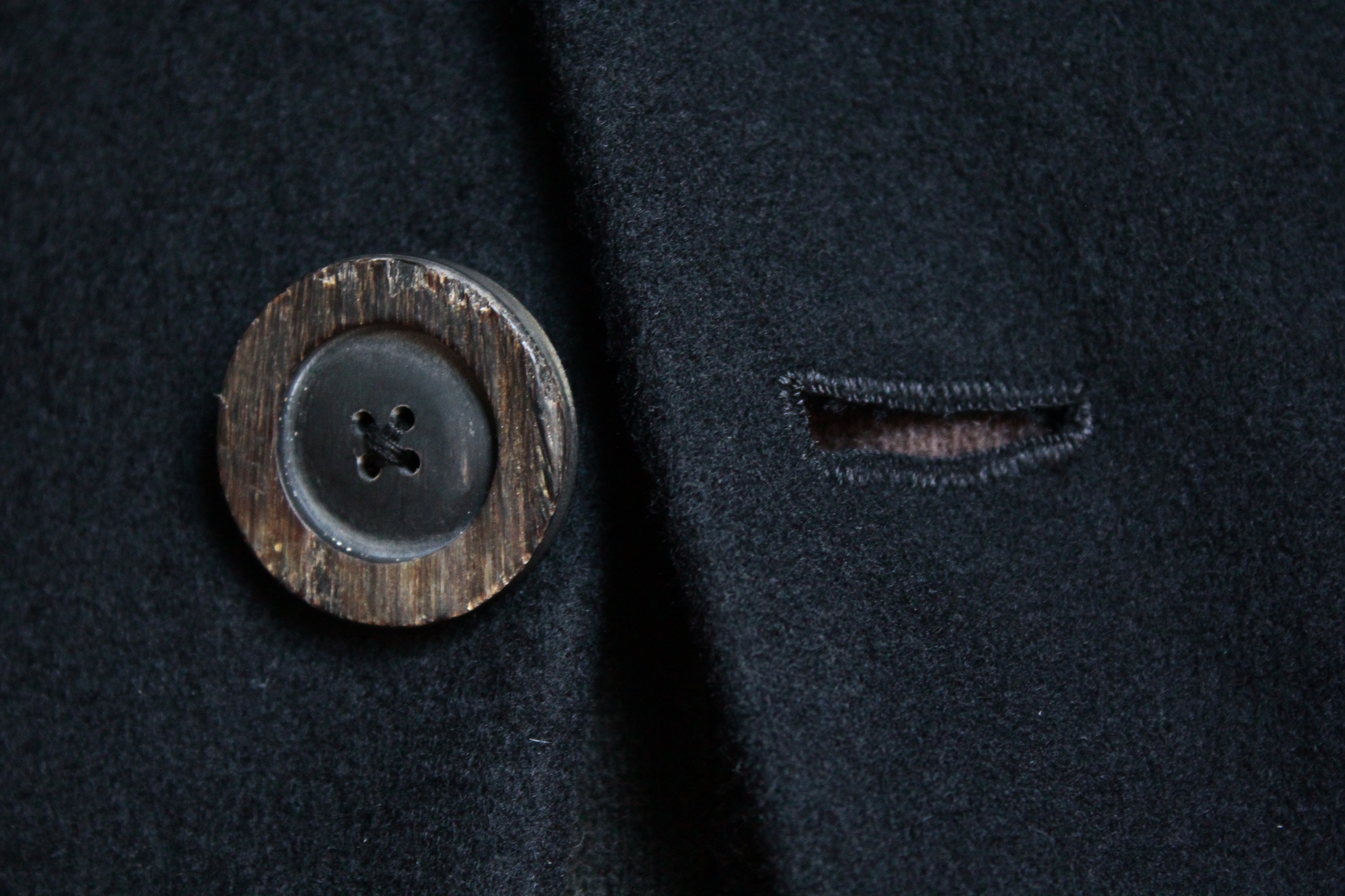 Geoffrey B.Small  cashmere peak-lapel coat