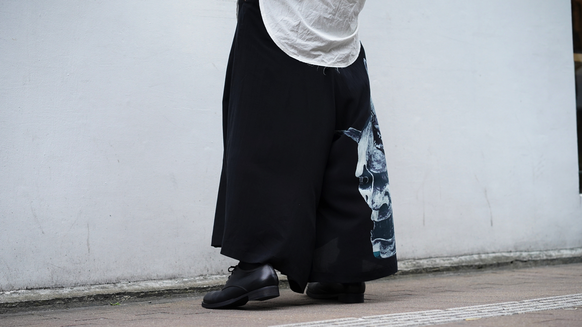 YOHJI YAMAMOTO【BLACK Scandal】Wisdom Flared Pants | HUES 福岡 