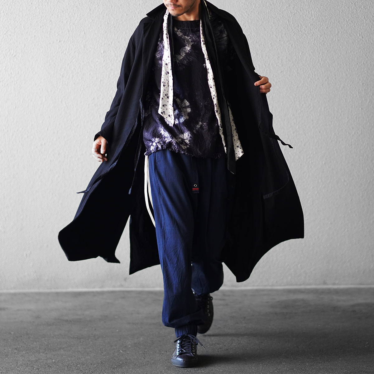 Geoffrey B.Small  Piacenza Super 150’s “Emotions” d-b notch-lapel long wrap fully-lined  jacket BLACK