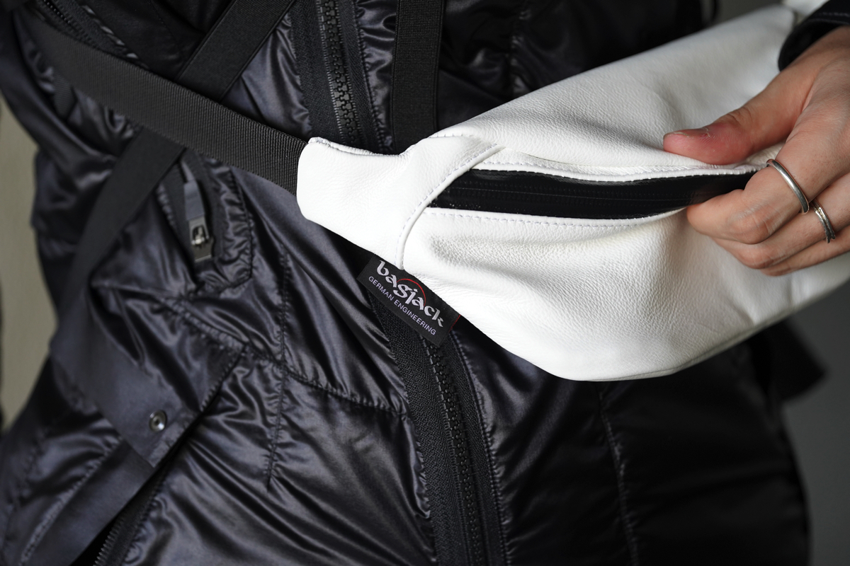 bagjack Limited hipbag leather | HUES 福岡セレクトショップ