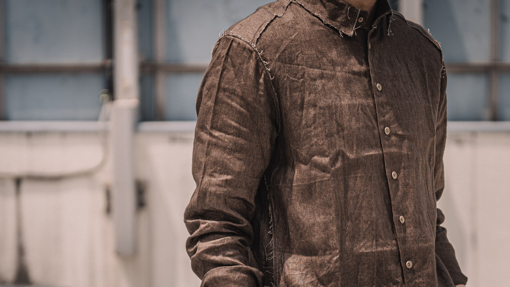 ARAKI YUU / POINTED COLLAR NARROW SHIRT