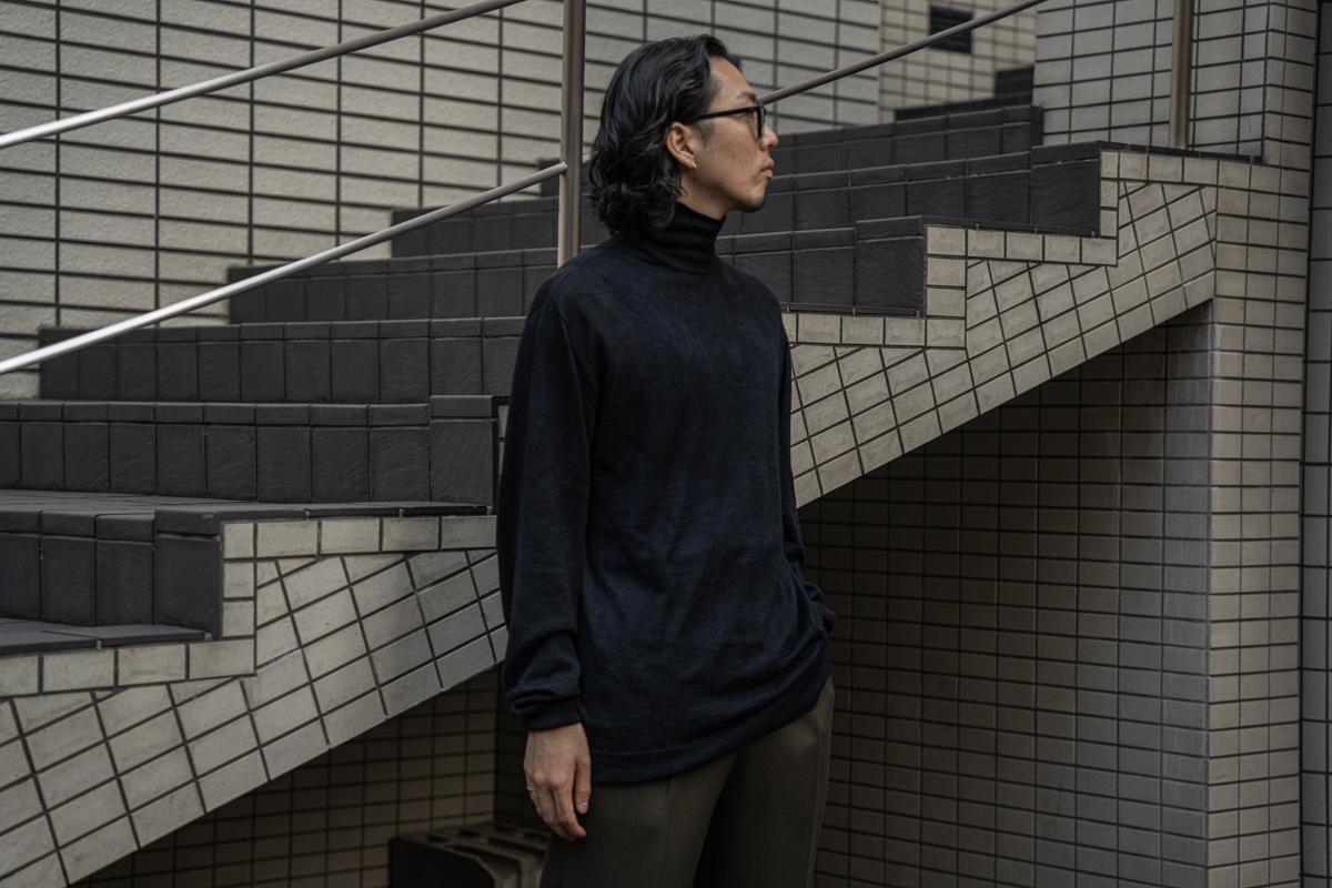イレニサのハイネック セーター | HUES 福岡セレクトショップ
