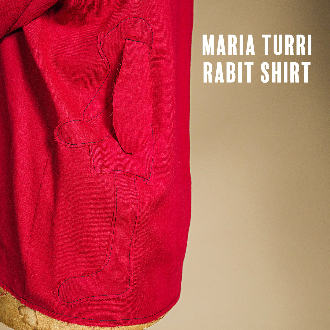 マリア・トゥーリのラビット シャツ2026年春夏